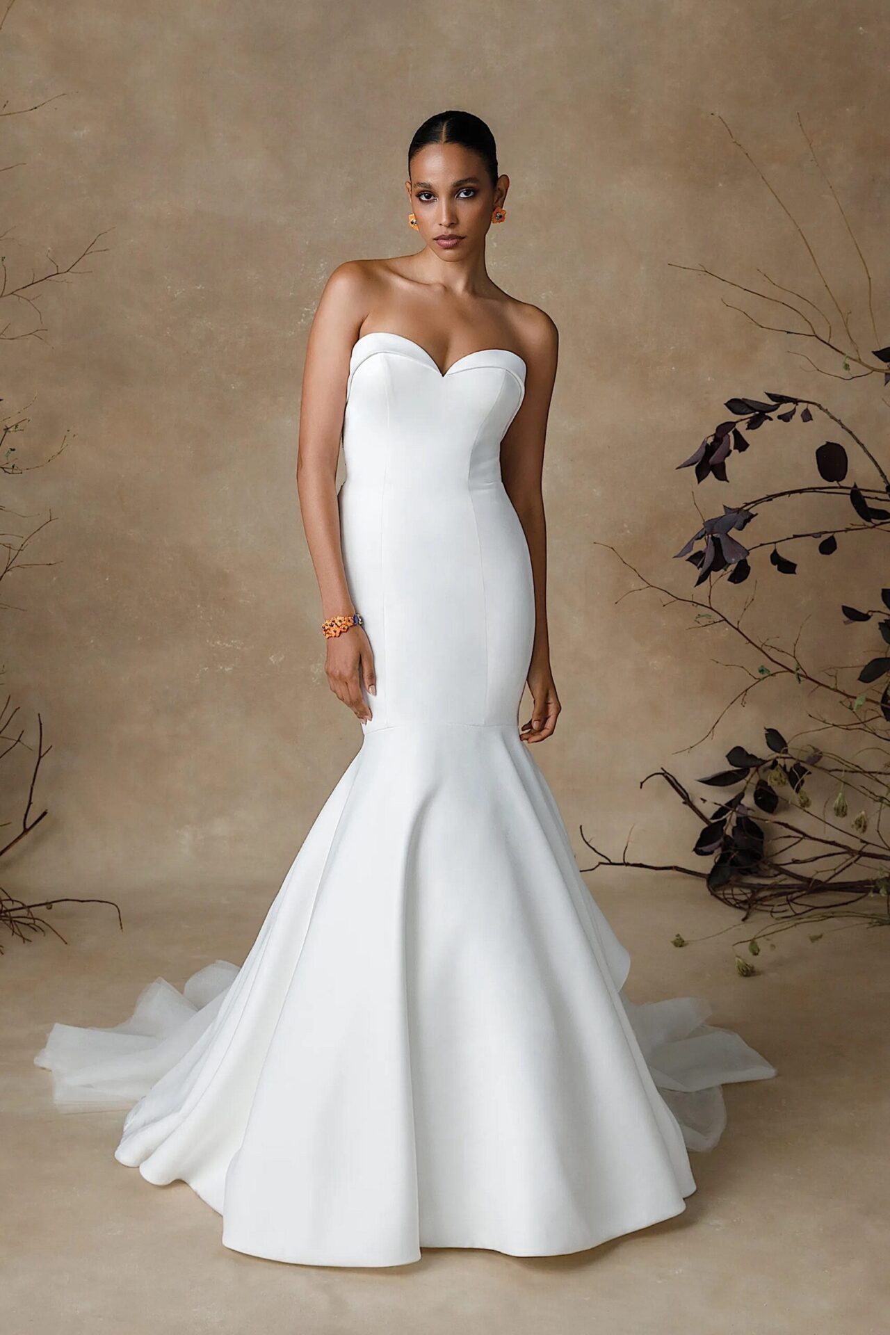 B22406 - Diva Bridal Boutique B22406 - Diva Bridal Boutique