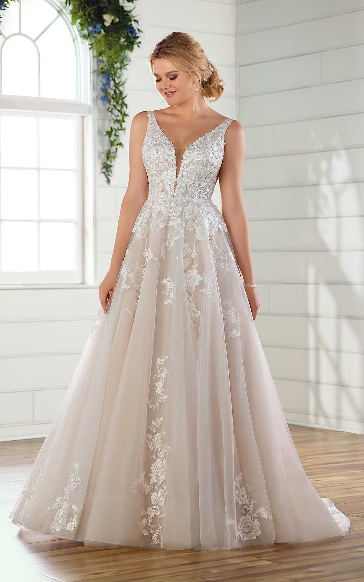 Essense of Australia - D2748 - Diva Bridal Boutique