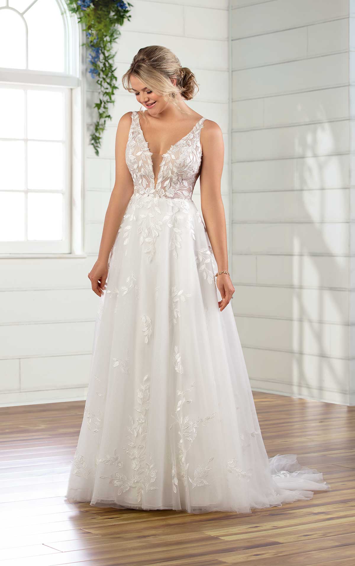 Essense of Australia - D3023 - Diva Bridal Boutique